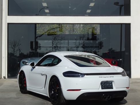 Used 2018 Porsche 718 Cayman GTS image 4