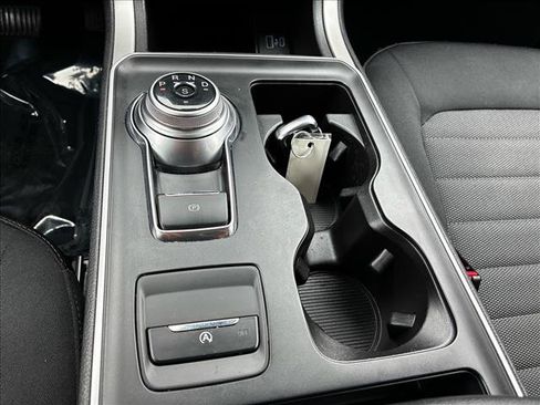 Used 2023 Ford Edge SE image 13