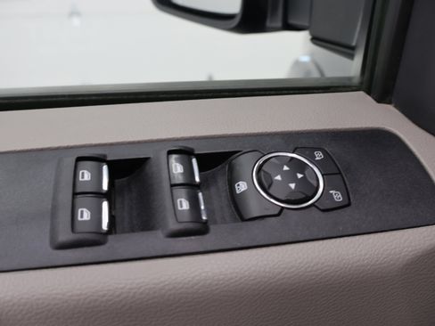 Used 2022 Ford F250 XLT w/ Black Appearance Package AWD/4WD image 39