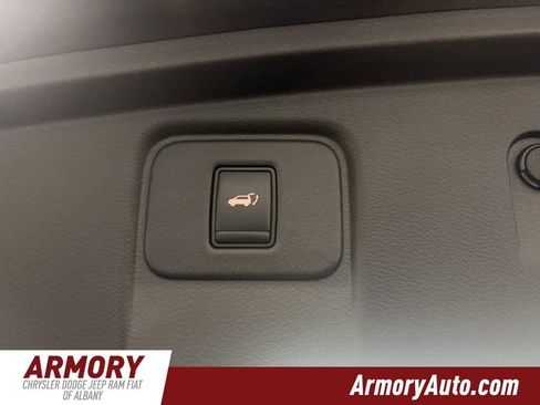 Used 2018 Nissan Murano Platinum w/ Cargo Package image 29