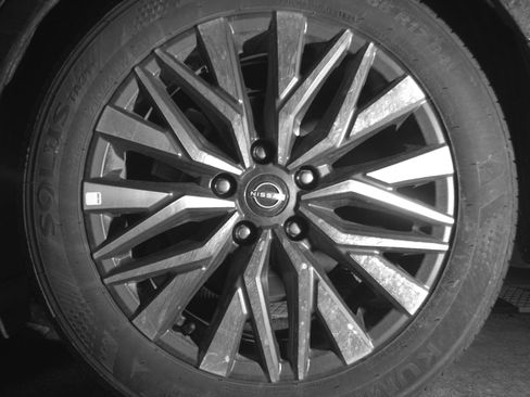 Used 2025 Nissan Altima 2.5 SV FWD image 14
