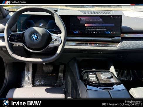 Used 2025 BMW i5 xDrive40 w/ Premium Package image 30