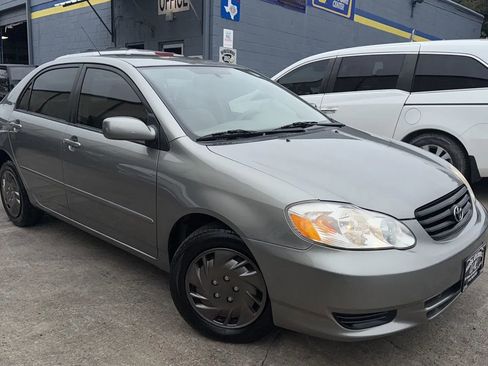Used 2004 Toyota Corolla LE image 1