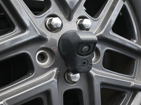 Used 2024 Jeep Wrangler Sport S image 28