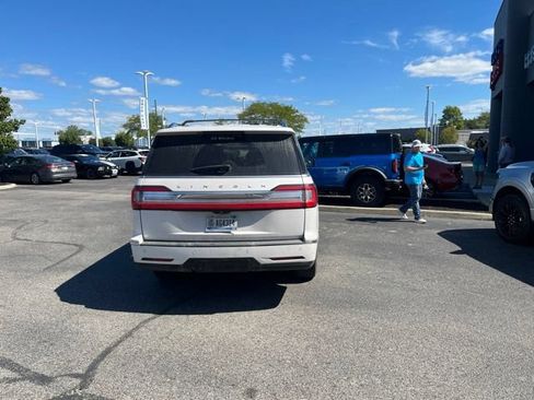 Used 2018 Lincoln Navigator L Reserve w/ Technology Package AWD/4WD image 4