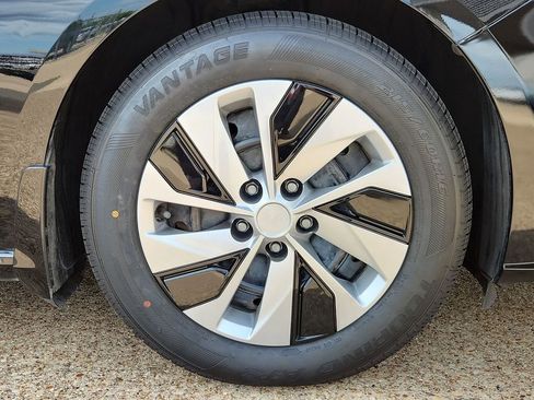 Used 2024 Nissan Altima 2.5 S FWD image 2