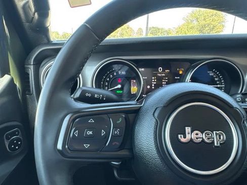 Used 2023 Jeep Wrangler Unlimited AWD/4WD image 13