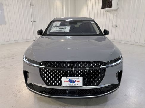 New 2026 Lincoln Nautilus Premier image 32