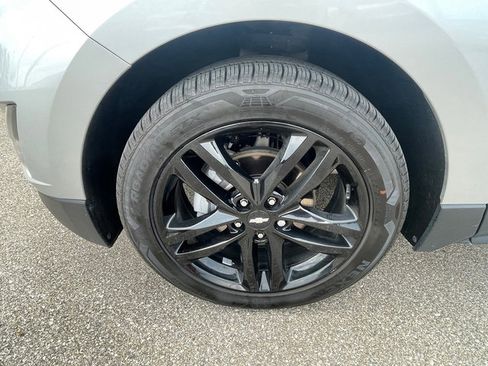 Used 2021 Chevrolet Equinox LT image 37