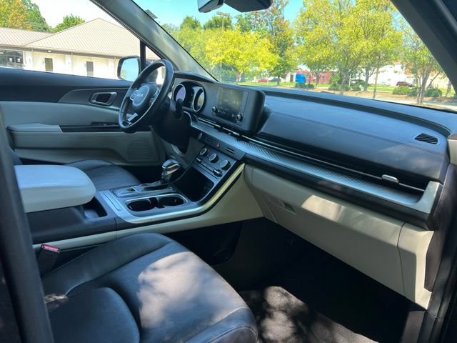 Used 2022 Kia Carnival LX FWD image 20