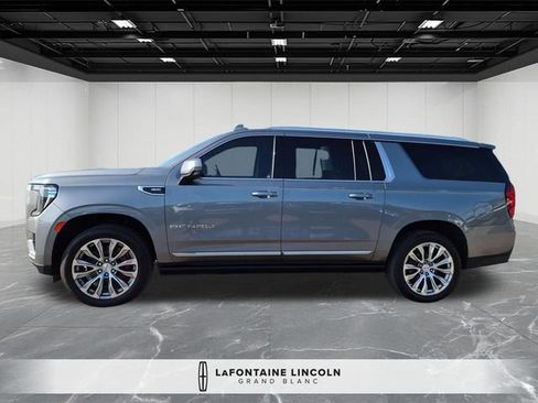Used 2022 GMC Yukon XL Denali w/ Denali Ultimate Package AWD/4WD image 2