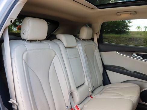 Used 2020 Lincoln Nautilus Reserve FWD image 19
