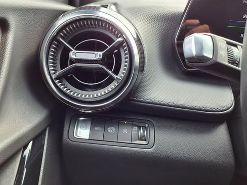 Used 2025 Chevrolet Equinox LT image 60