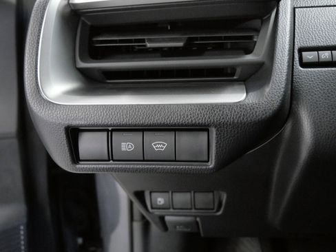 Certified 2025 Toyota Prius LE image 27