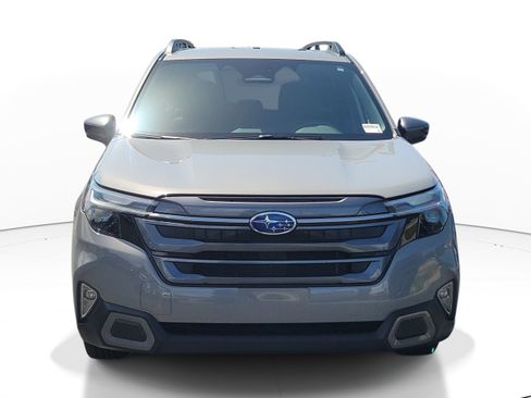 Used 2025 Subaru Forester Limited AWD/4WD image 2