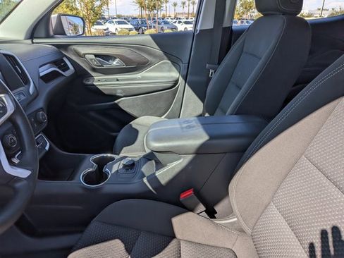 Used 2024 GMC Terrain SLE FWD image 14