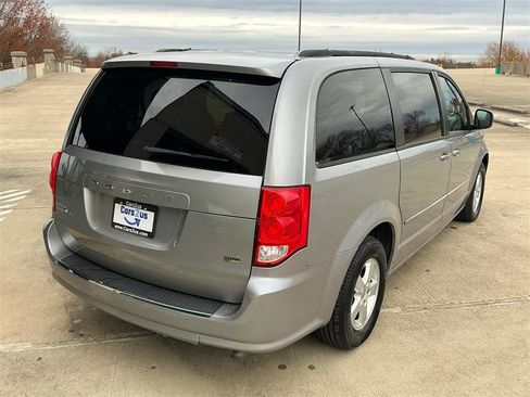 Used 2013 Dodge Grand Caravan SXT image 5