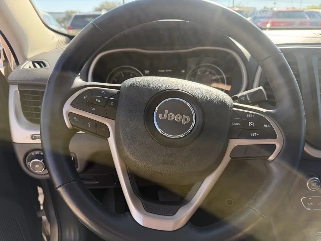 Used 2015 Jeep Cherokee Limited FWD image 18