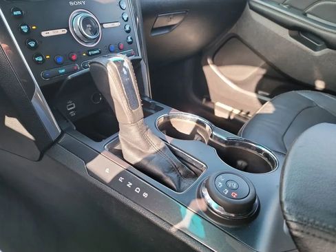 Used 2016 Ford Explorer Limited image 16