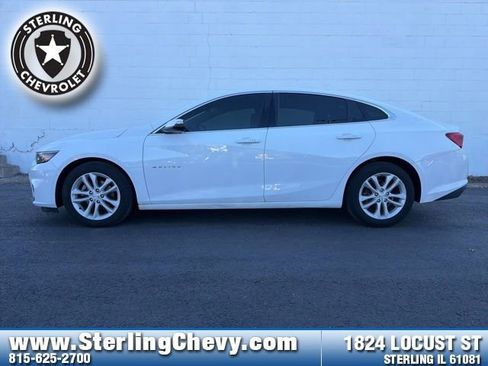 Used 2018 Chevrolet Malibu LT image 2