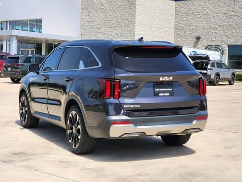 Used 2025 Kia Sorento EX FWD image 5