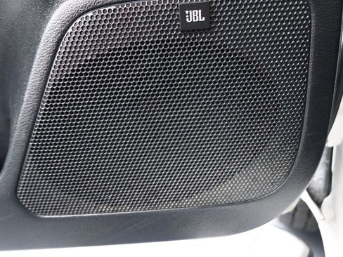 Used 2017 Toyota Tacoma Limited image 12