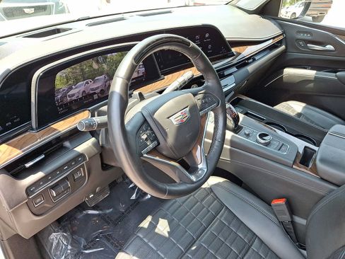 Certified 2023 Cadillac Escalade Sport Platinum w/ LPO, ONYX Package AWD/4WD image 16