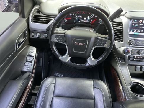 Used 2019 GMC Yukon SLT image 13
