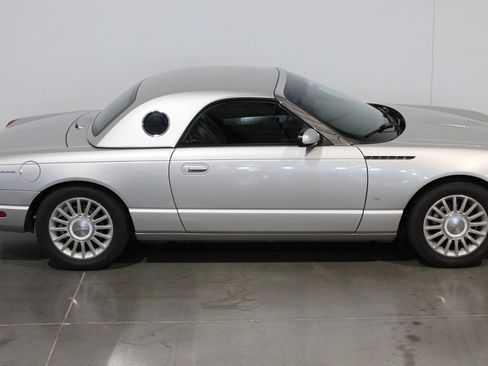 Used 2004 Ford Thunderbird RWD image 7