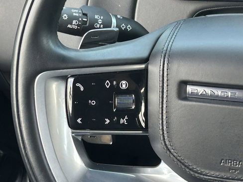 Used 2025 Land Rover Range Rover SE image 24