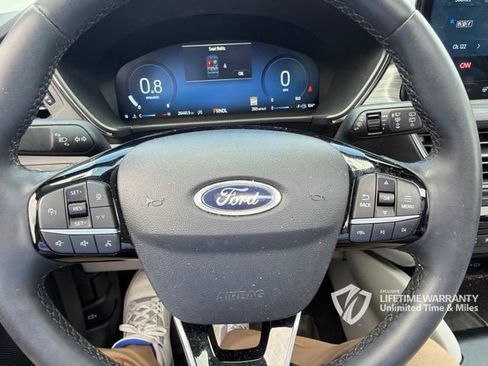 Used 2023 Ford Escape Platinum w/ Premium Technology Package AWD/4WD image 15