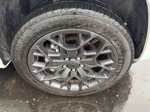 Used 2025 Jeep Grand Cherokee Summit image 5