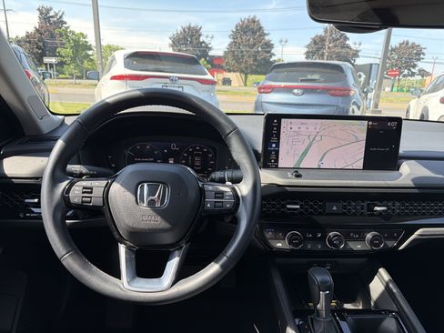 Used 2023 Honda Accord Touring image 12