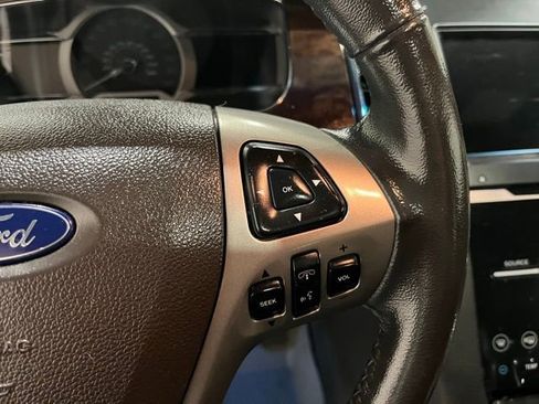 Used 2018 Ford Taurus Limited image 26