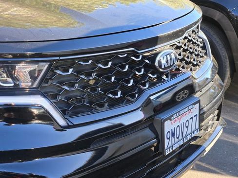 Certified 2021 Kia Sorento S image 3