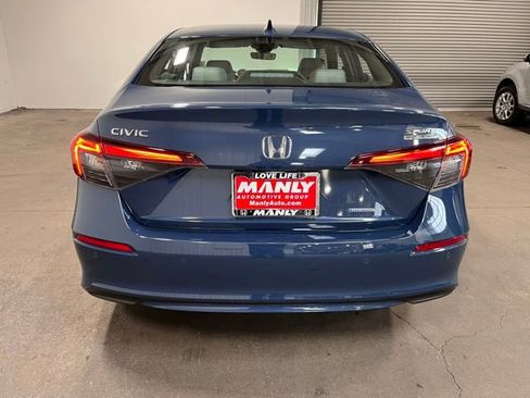 Used 2025 Honda Civic Sport image 4