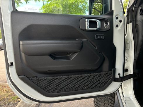 Used 2022 Jeep Gladiator Rubicon w/ LED Lighting Group AWD/4WD image 55