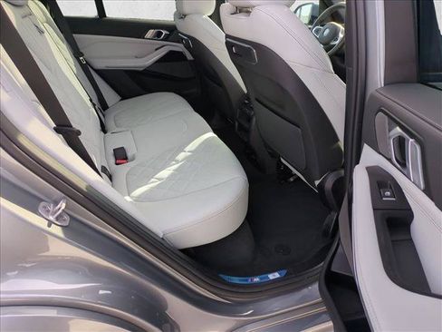Used 2026 BMW X5 xDrive40i w/ M Sport Package AWD/4WD image 22