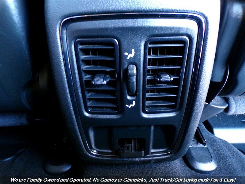 Used 2021 Jeep Grand Cherokee Laredo X AWD/4WD image 32