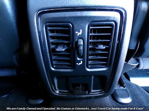 Used 2021 Jeep Grand Cherokee Laredo X AWD/4WD image 32