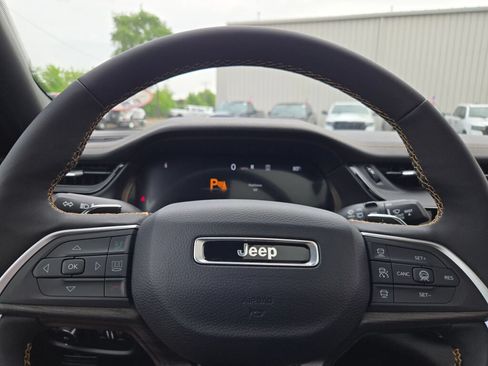 New 2026 Jeep Grand Cherokee L Limited AWD/4WD image 38