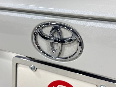 Used 2021 Toyota RAV4 XLE Premium AWD/4WD image 78