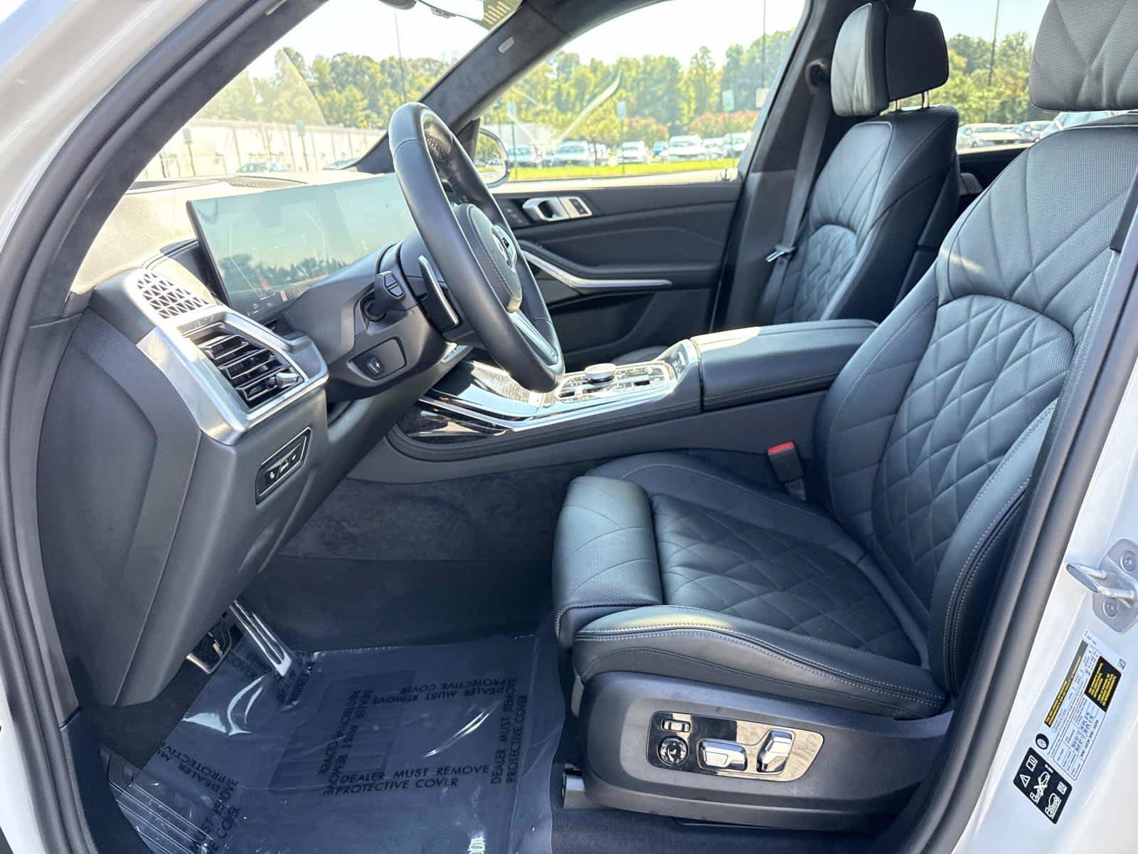Used 2026 BMW X7 xDrive40i w/ M Sport Package AWD/4WD image 14
