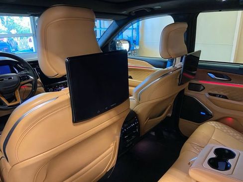 Used 2023 Jeep Grand Cherokee Summit image 25