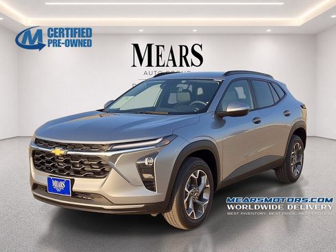 Used 2026 Chevrolet Trax LT FWD image 1