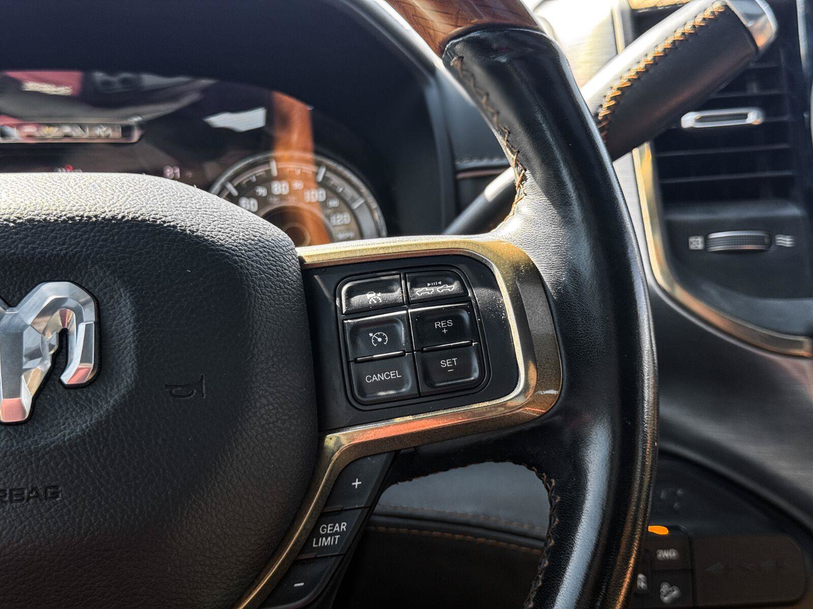 Used 2021 RAM 2500 Limited AWD/4WD image 17