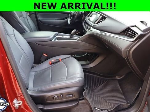 Used 2019 Buick Enclave Essence FWD image 18