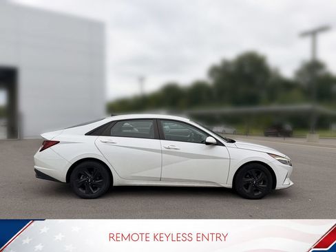 Used 2021 Hyundai Elantra SEL FWD image 4