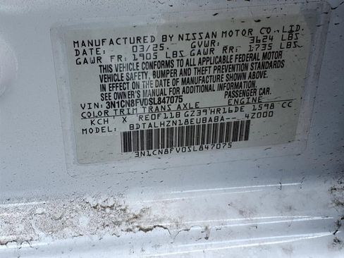 New 2025 Nissan Versa SR w/ Trunk Package image 18