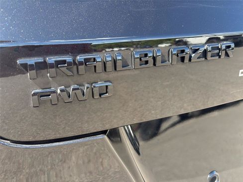 Used 2022 Chevrolet TrailBlazer RS w/ Sun and Liftgate Package AWD/4WD image 24